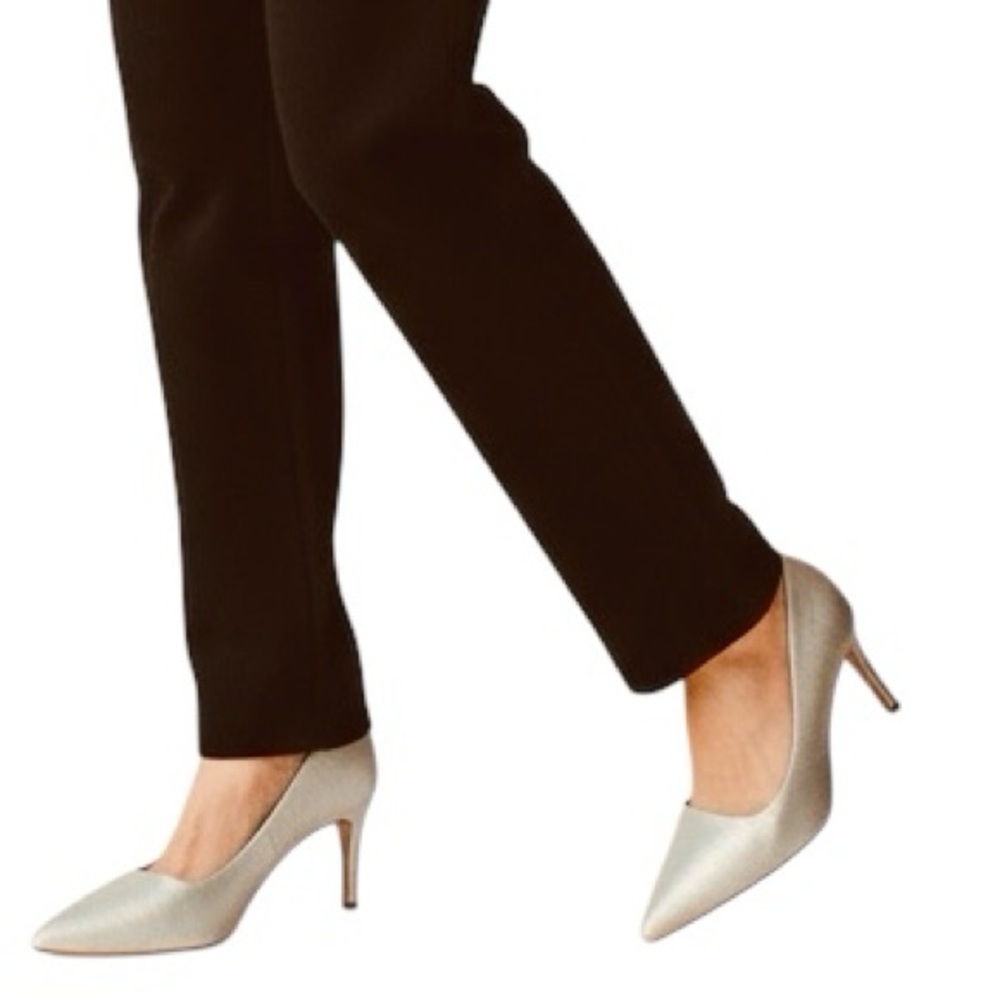 J.Renee Elegant Silver Slip-On Pump (Heels)   Sz 8 M